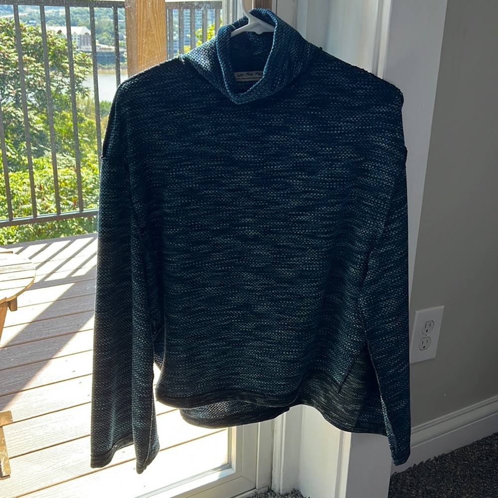 Free People // Extra Small // Sweatshirt High Neck